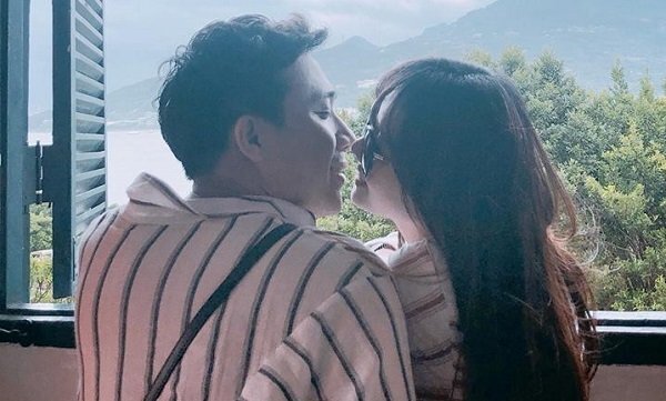 Trấn Thành hôn Hari Won đắm đuối, gửi lời chúc sinh nhật ngọt ngào đến vợ