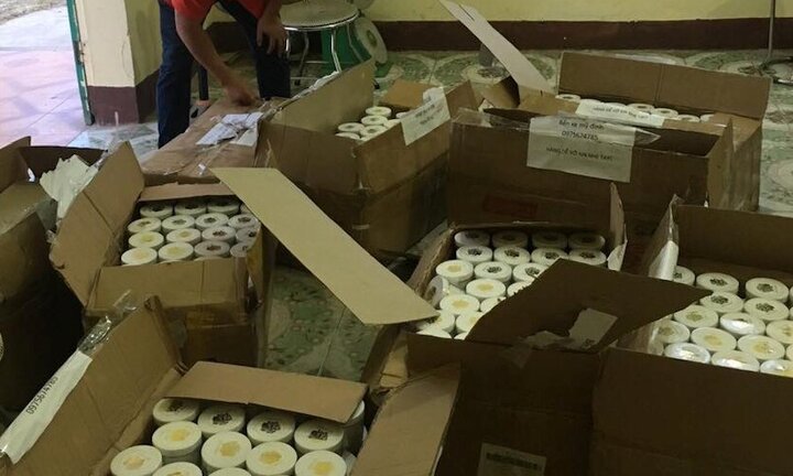 Thu giữ hơn 1.000 lọ mỹ phẩm rởm đang trên đường tiêu thụ ở Nghệ An