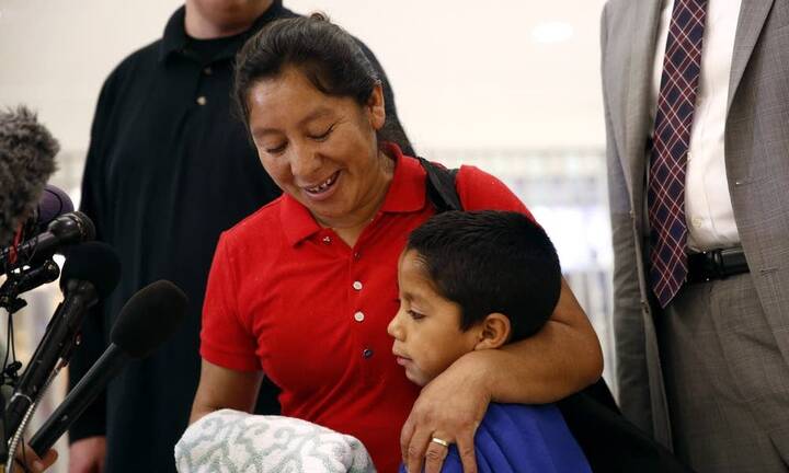 500 trẻ em được đoàn tụ với gia đình ở biên giới Mỹ sau chuỗi ngày bị chia tách