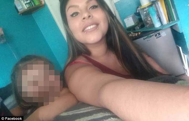 Bé trai 18 tháng tuổi chết thương tâm vì bị mẹ bỏ lại trong xe 10 tiếng để đi tụ tập bạn bè