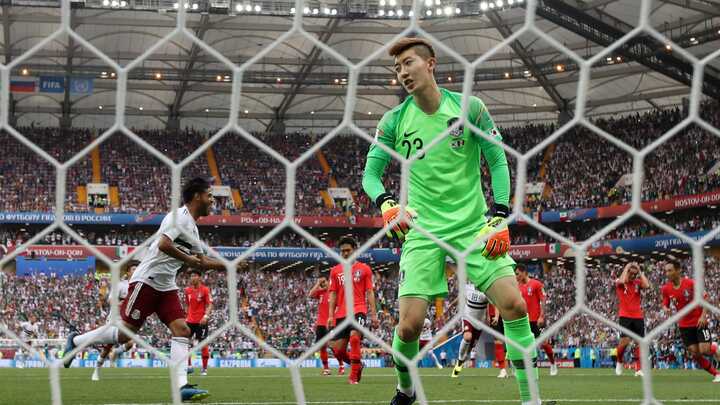 Thủ thành tài năng của Hàn Quốc ở World Cup từng bị Văn Toàn hạ gục