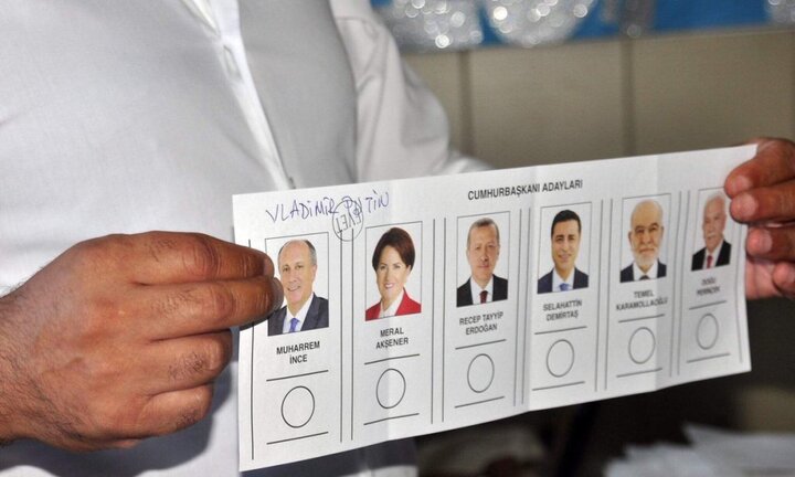 Đi bầu cử Tổng thống Thổ Nhĩ Kỳ nhưng cử tri lại bỏ phiếu cho ông Putin