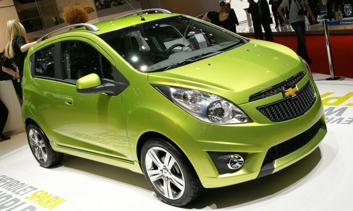 Ô tô nhập khẩu khan hàng, mách nước 3 mẫu ô tô rẻ nhất Việt Nam