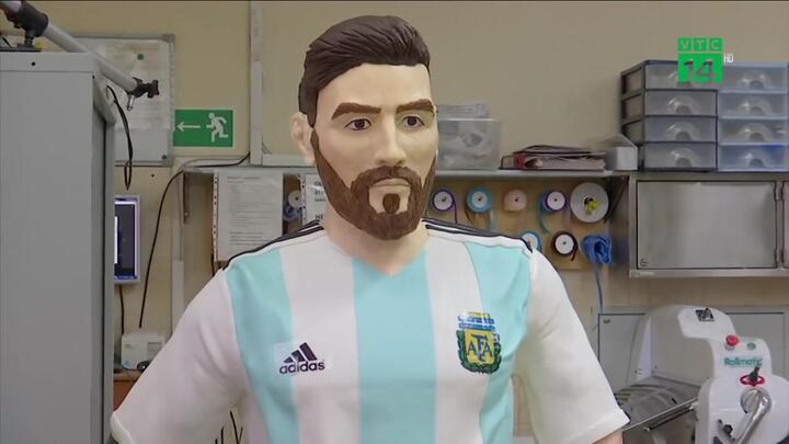 Đón sinh nhật trong tâm bão, Messi được tặng món quà đặc biệt