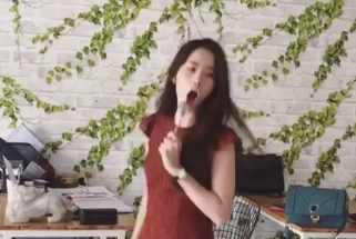 Video: Sau ca khúc tự sáng tác 'tình như cái bình', Nam Em khoe điệu nhảy với cái thìa