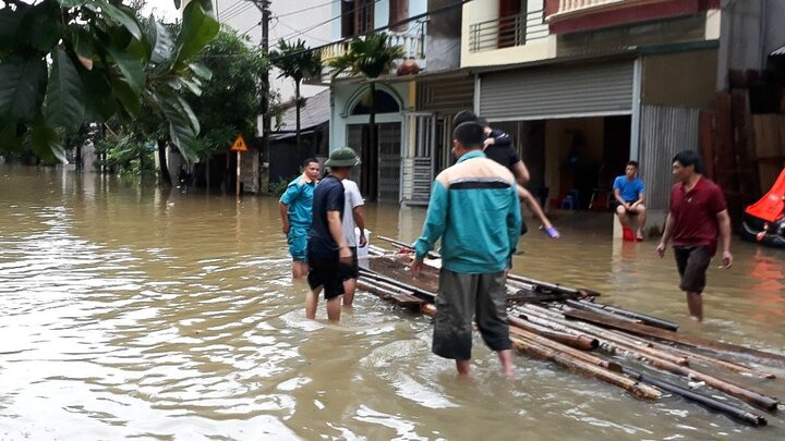 Nhà mạng 'chiến đấu' với trắng sóng hậu lũ quét ở Tây Bắc
