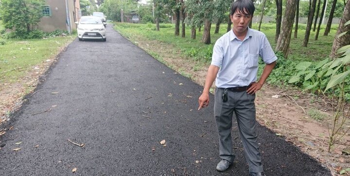 Mạnh thường quân làm đường giúp dân bị công an còng tay: Chính quyền nói gì?