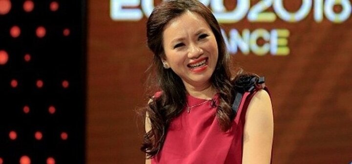 Hết hot girl, VTV lại khiến khán giả hoang mang tột độ khi đưa nhà thơ bình luận World Cup