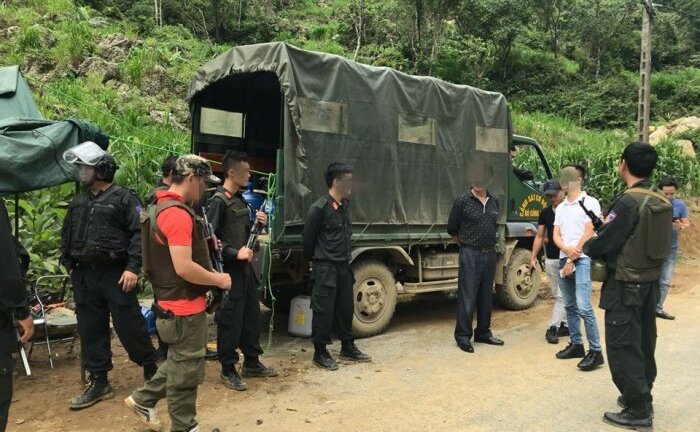 Không khí ngột ngạt, căng thẳng, cảnh sát thắt chặt an ninh tứ phía vào bản truy bắt trùm ma túy ở Lóng Luông