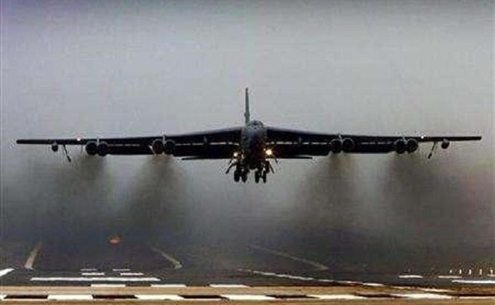 Người nghe radio Mỹ phát hiện tín hiệu chỉ huy B-52 thả vũ khí hạt nhân