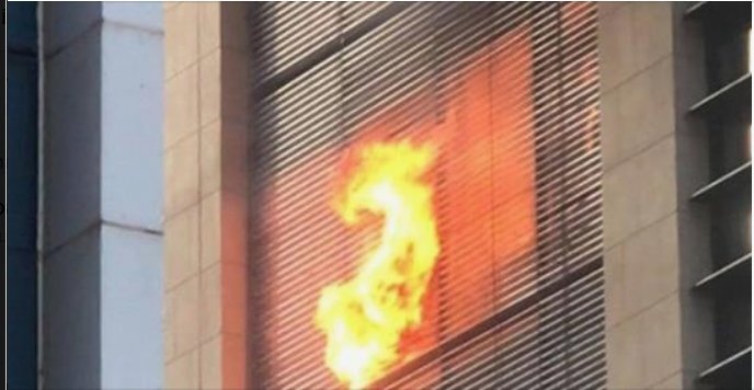 Hà Nội: Cháy tòa nhà 28 tầng trên đường Dương Đình Nghệ