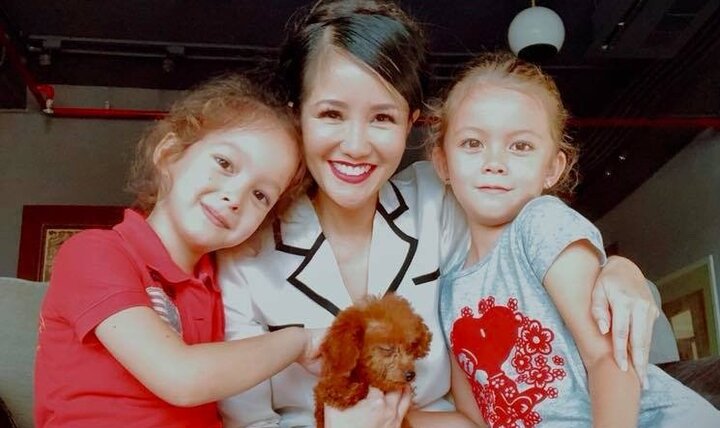 Sau ly hôn, Hồng Nhung ngậm ngùi viết 'không còn là ngõ vắng, đợi ai'