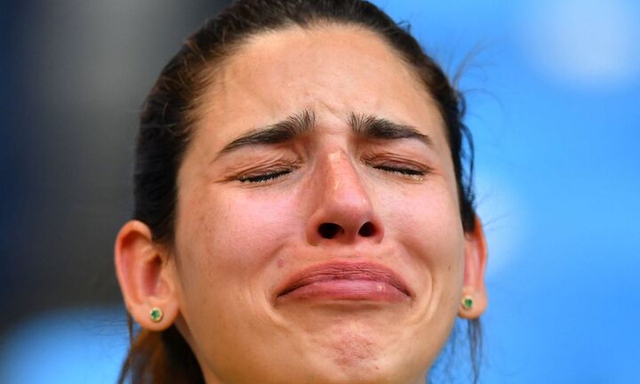 CĐV Mexico khóc nghẹn khi bị Brazil loại ở vòng 1/8 World Cup 2018