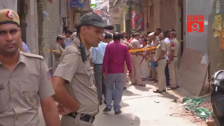 Gia đình 11 người chết trong tư thế treo cổ: Phát hiện mảnh giấy lạ ở hiện trường