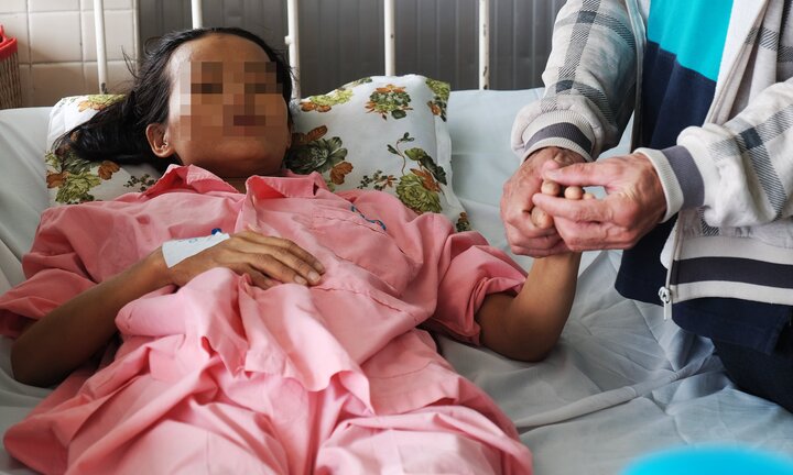 Uống thuốc bắc dưỡng thai, sản phụ bị suy đa cơ quan, mất con trong bụng