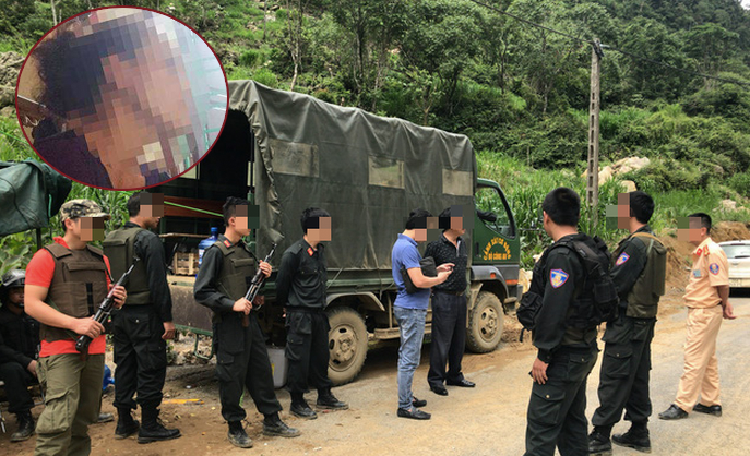 Mẹ và vợ ngồi trên xe công an kêu gọi 2 trùm ma tuý ra đầu hàng nhưng bất thành