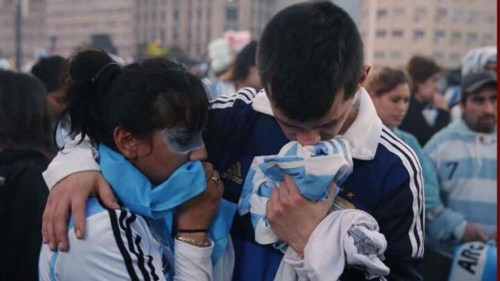 Người hâm mộ treo cổ tự tử sau khi đội tuyển Argentina bị loại khỏi World Cup