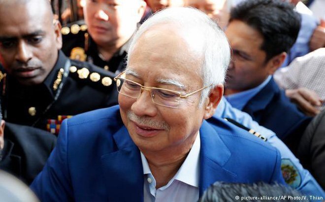 Cựu Thủ tướng Malaysia Najib Razak bị bắt giữ tại nhà riêng