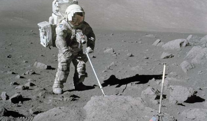 Căn bệnh bí ẩn phi hành gia nào cũng mắc phải khi lên Mặt trăng