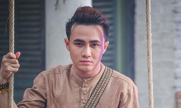 Huỳnh Lập bị mù, chấp nhận hi sinh bản thân để giữ tình cảm gia đình