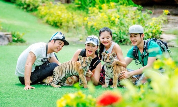 'Phượt 5 sao' tại Vinpearl Discovery