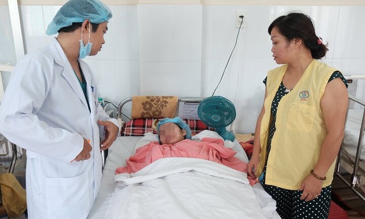 Chập điện cháy nhà, thai phụ trẻ và bạn trai bỏng nặng