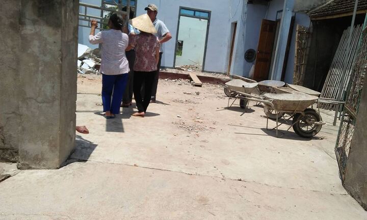 Sập tường khi đang phá dỡ ở Nghệ An, 2 người chết tại chỗ