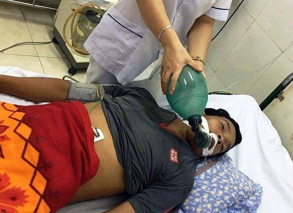 Uống rượu rễ cây rừng tự ngâm, 1 người chết 1 người nguy kịch