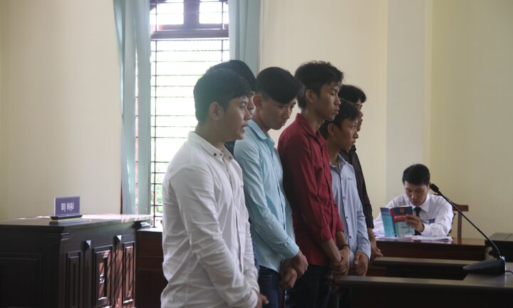 Đập phá đoàn lô tô, nhiều thanh niên phải bỏ học đi tù