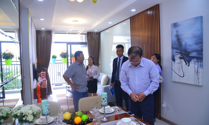 Khách hàng vẫn chuộng căn hộ sắp bàn giao