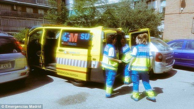 Dành 2 giờ đồng hồ để cọ rửa nhà bếp, người phụ nữ chết do ngộ độc