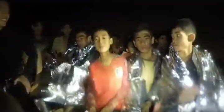 Các thành viên đội bóng Thái Lan nói gì sau khi được giải cứu khỏi hang?