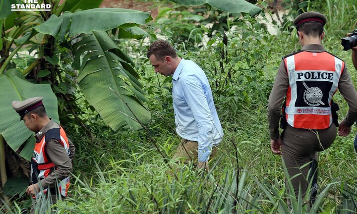 Một phóng viên bị bắt giữ khi đưa tin chiến dịch giải cứu đội bóng Lợn Hoang