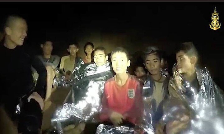 Có hay không chuyện đội bóng Thái Lan bị đánh thuốc mê khi được đưa ra khỏi hang?