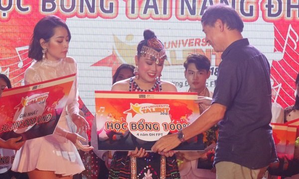 Biến tấu hit triệu views của Bích Phương, nữ sinh Thái Nguyên giành 30 triệu đồng