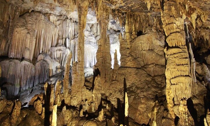 Bí ẩn khó tin và vẻ đẹp kỳ ảo của hang động đẹp nhất miền Bắc