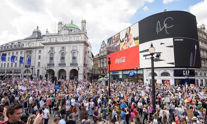Ảnh: 100.000 người phản đối Tổng thống Donald Trump ở London