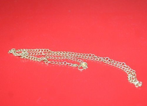 Điều dưỡng nhặt được dây chuyền vàng trả lại cho bệnh nhân