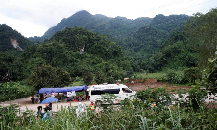 Thợ mỏ Chile được cứu 8 năm trước cảnh báo thảm hoạ cho đội bóng Thái Lan