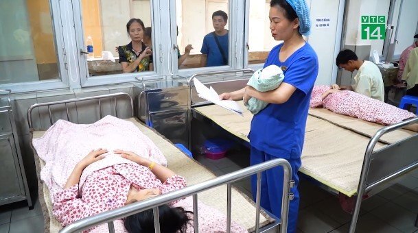 Bệnh viện làm gì để tránh trao nhầm con?