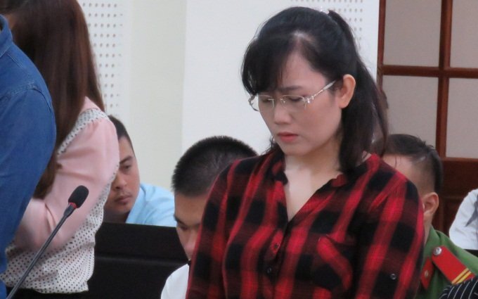 Chiếm đoạt 50 tỷ đồng của khách, hot girl ngân hàng lĩnh án chung thân