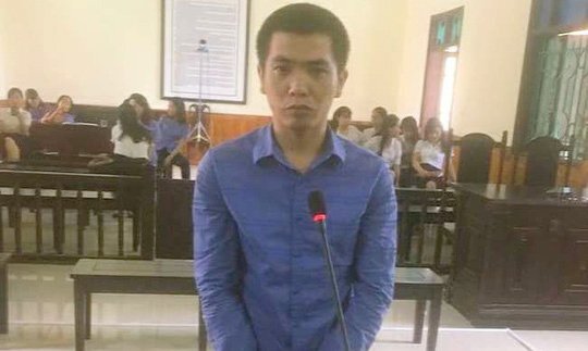 Cất giấu 3.200 viên hồng phiến trong 4 bao cao su