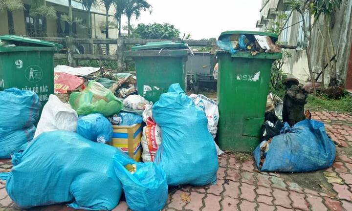 Rác thải ùn ứ bủa vây nhiều nơi ở Quảng Ngãi