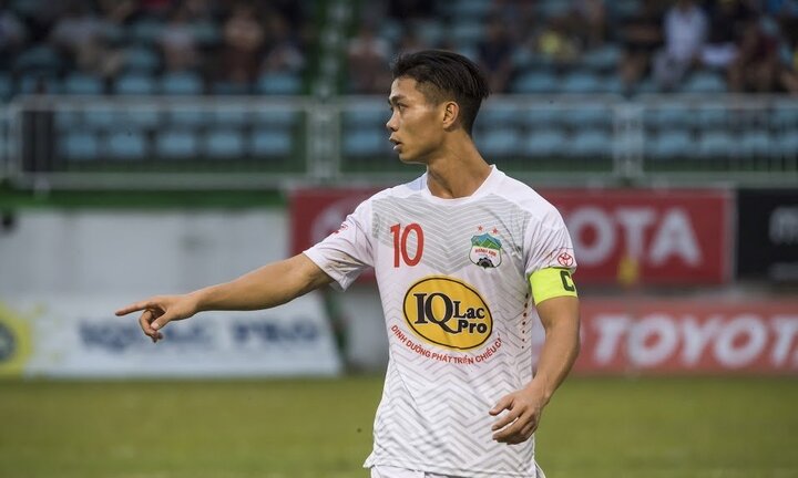 Video: Công Phượng ghi bàn, phá dớp 8 năm ở sân Vinh