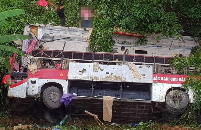 Xe khách giường nằm lao xuống vực ở Cao Bằng: Thông tin mới nhất từ bệnh viện cấp cứu 15 người bị thương