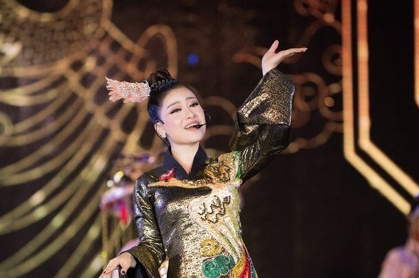 Dương Hoàng Yến cá tính khác lạ trong đêm chung khảo Hoa hậu Việt Nam