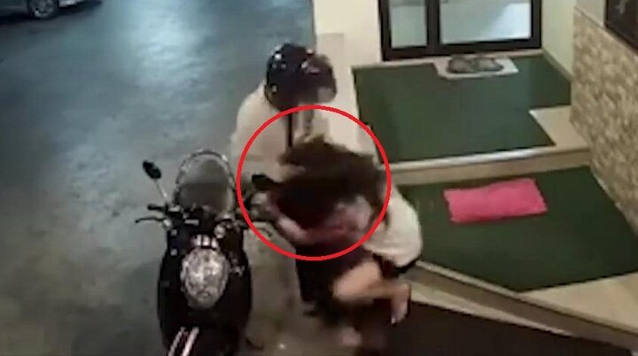 Clip gã trai đánh đập bạn gái dã man khiến dân mạng dậy sóng