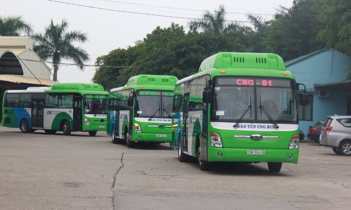 Ảnh: Cận cảnh tuyến xe buýt triệu USD trước giờ lăn bánh phục vụ dân Thủ đô