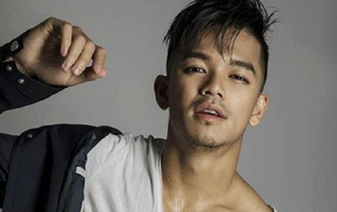 Rộ tin lộ clip sex đồng tính, Quán quân Vietnam Idol Trọng Hiếu nói gì?