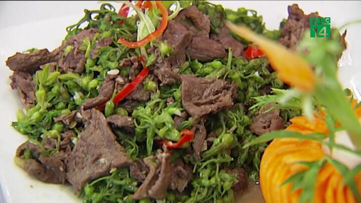 Cách làm thịt trâu xào hoa thiên lý mát lành, tuyệt ngon